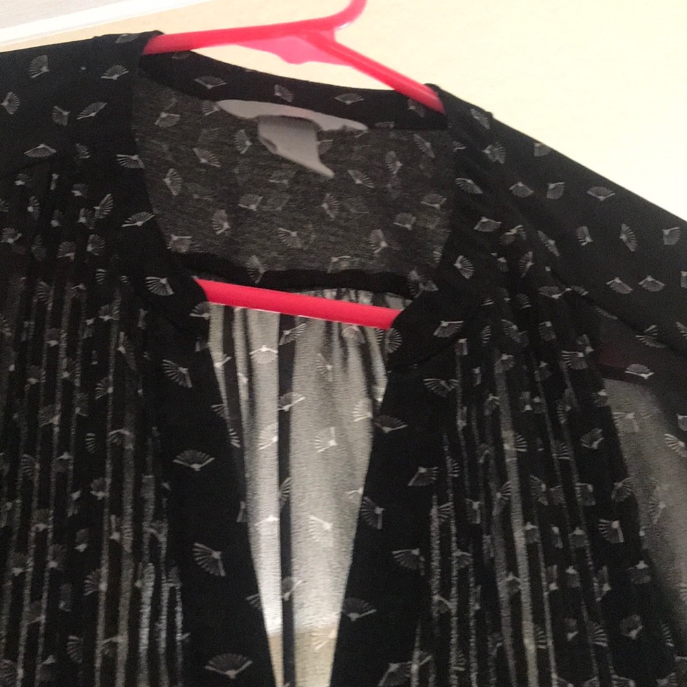 H&M Blouse - Picture 2 of 2